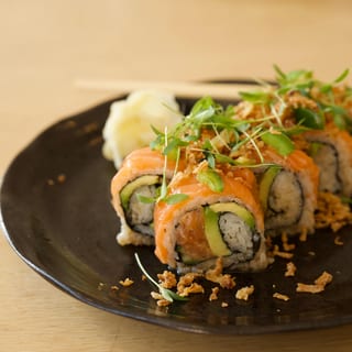 La Jefa  Salmon Roll